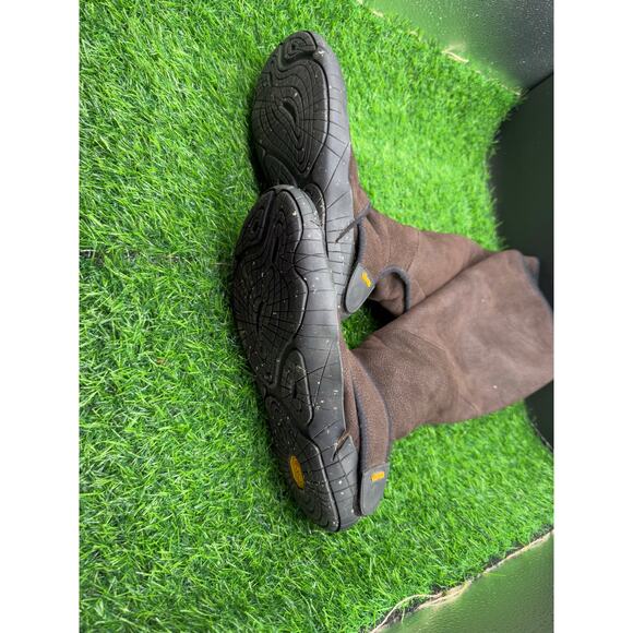 Vibram Sole Suede Boots- Size 8.5/9 (approx) - women - Picture 7 of 9